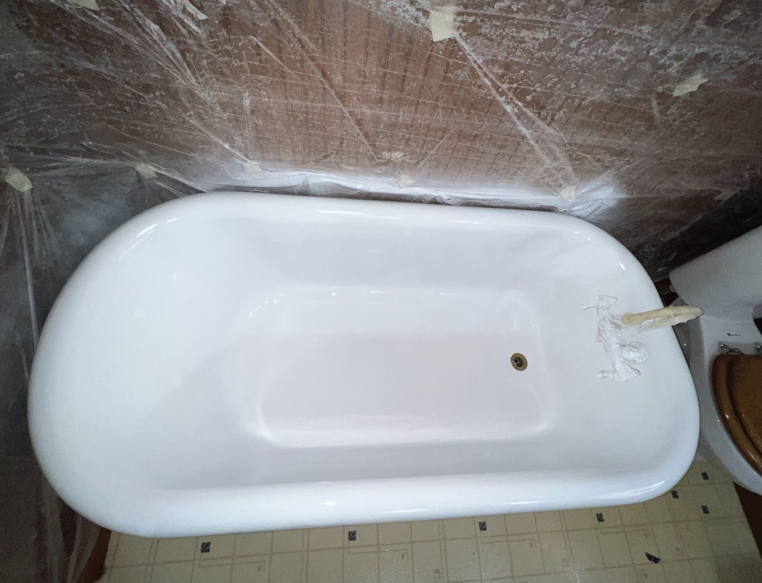 Clawfoot Tub Refinishing before and after