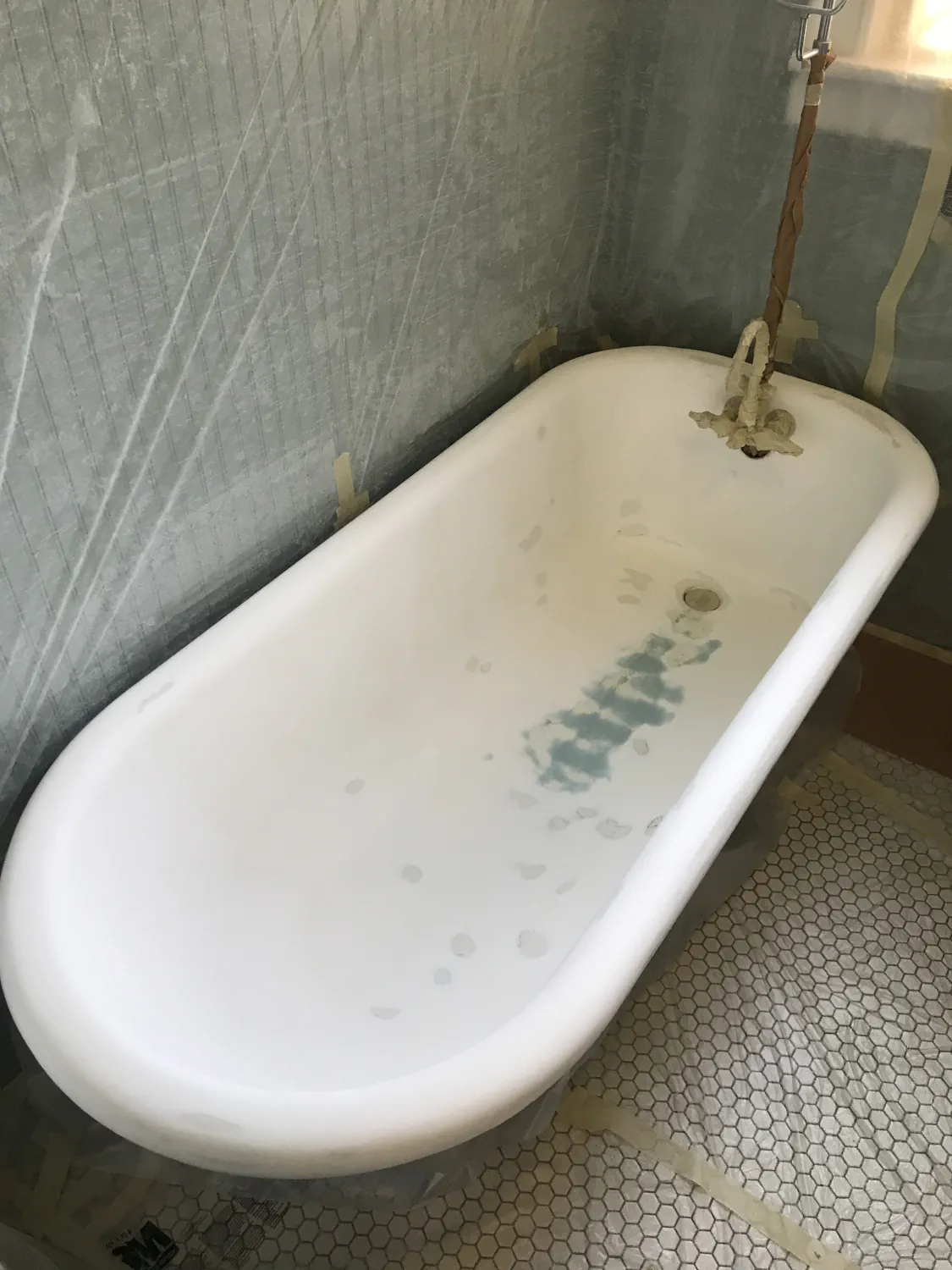 Clawfoot Tub Refinishing before and after