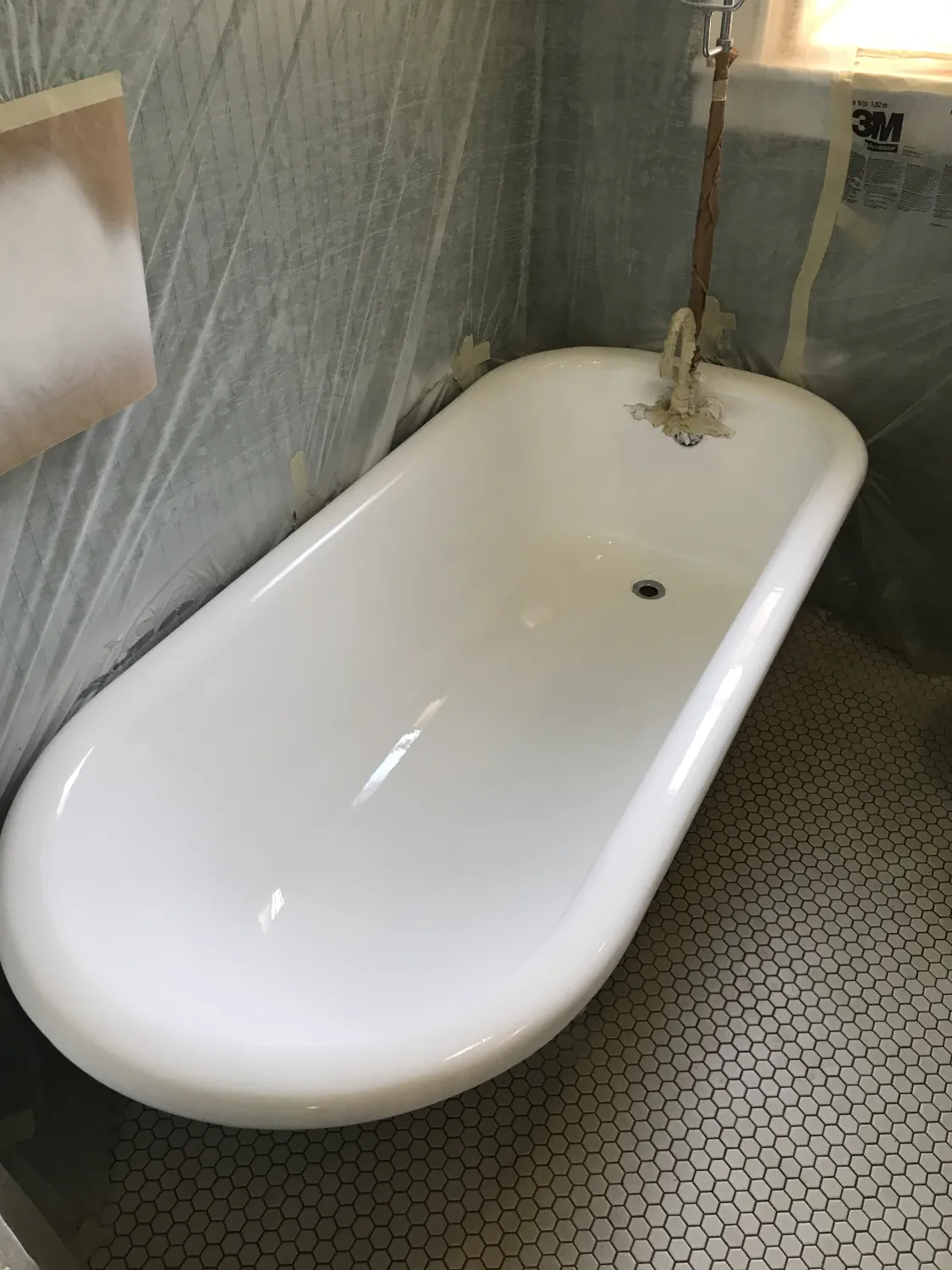 Clawfoot Tub Refinishing before and after