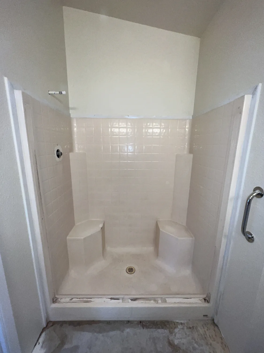 Tile Refinishing before and after