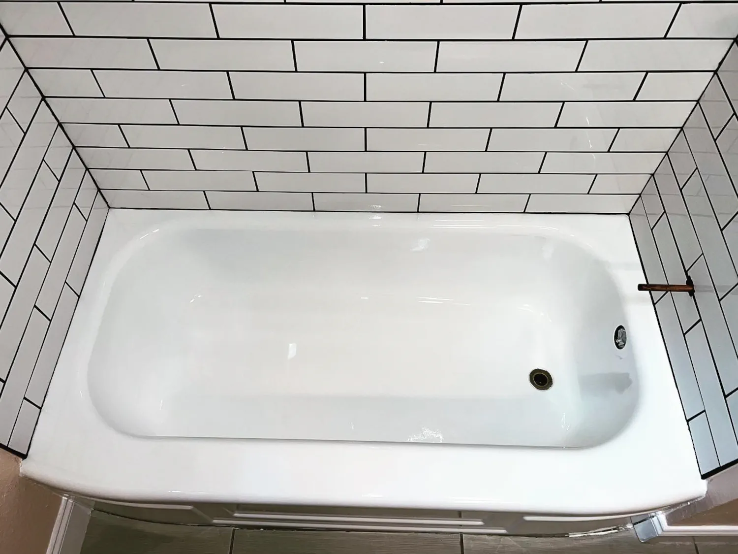 Tub Refinishing before and after