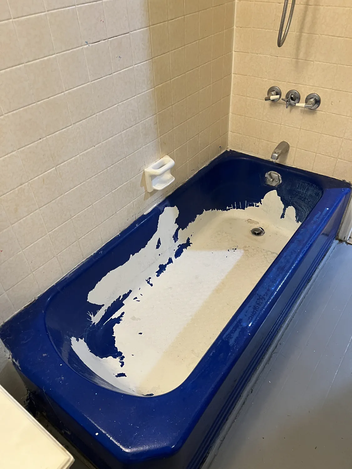 Tub Refinishing before and after