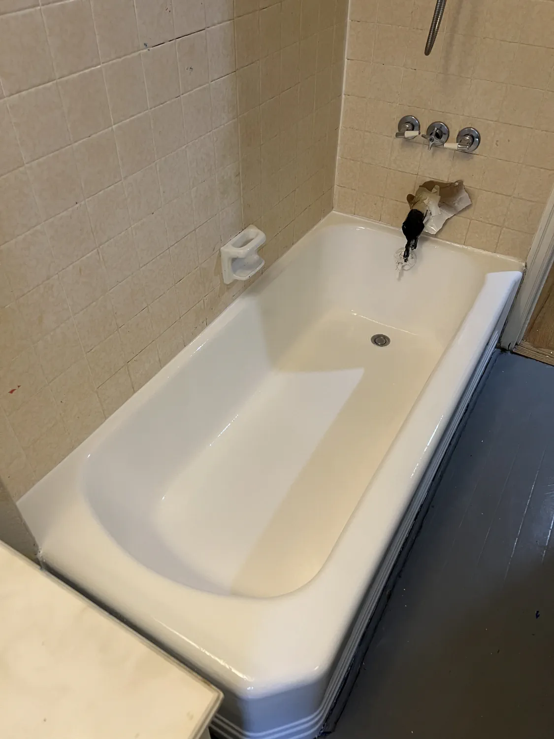 Tub Refinishing before and after