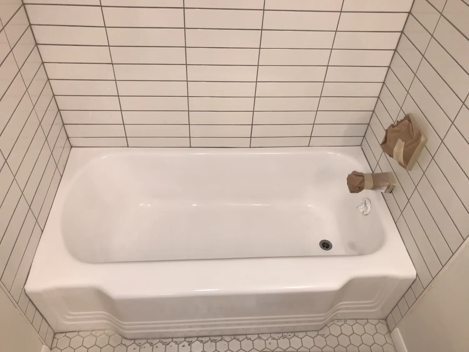 Tub Refinishing before and after