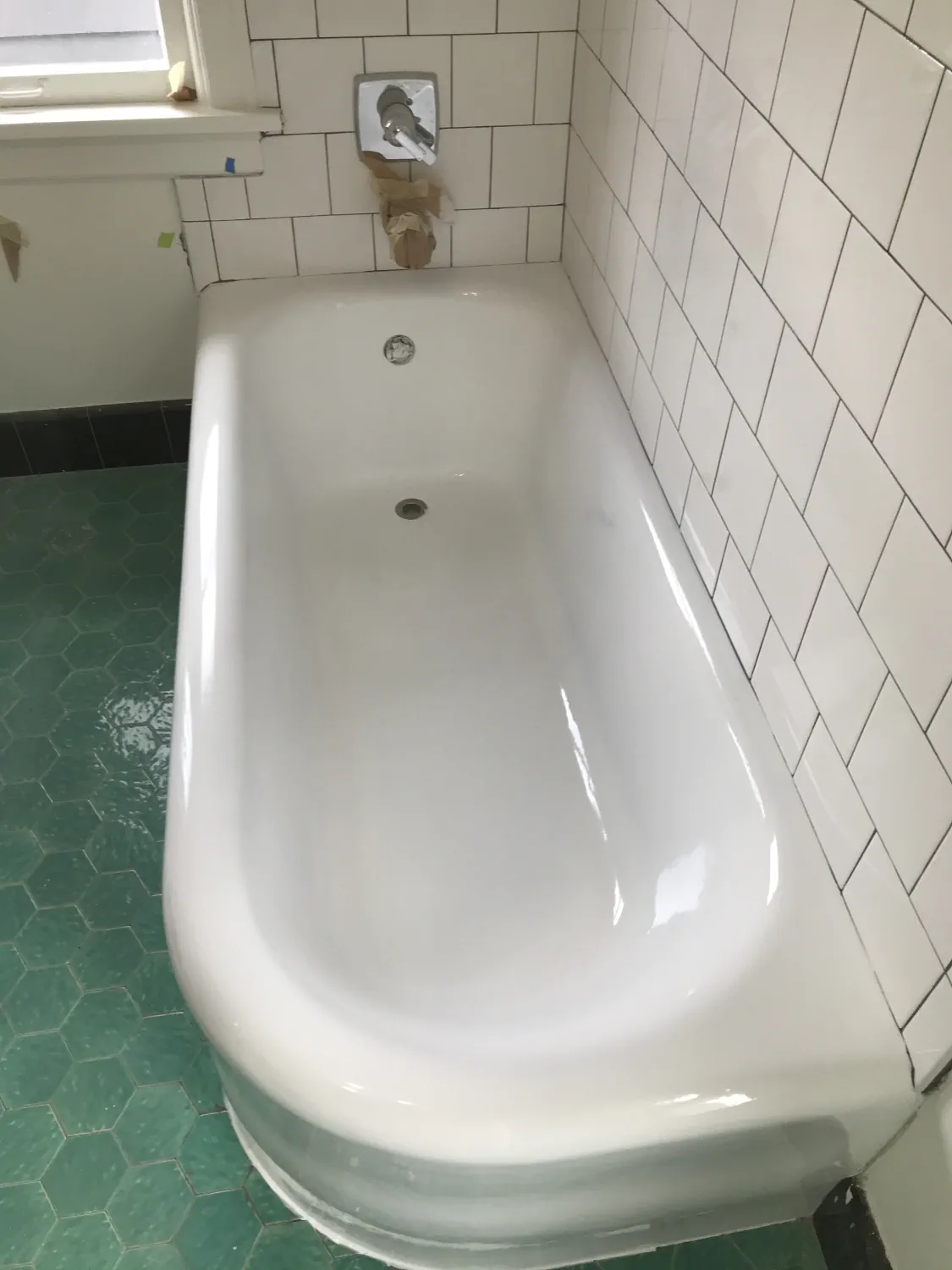 Tub Refinishing before and after