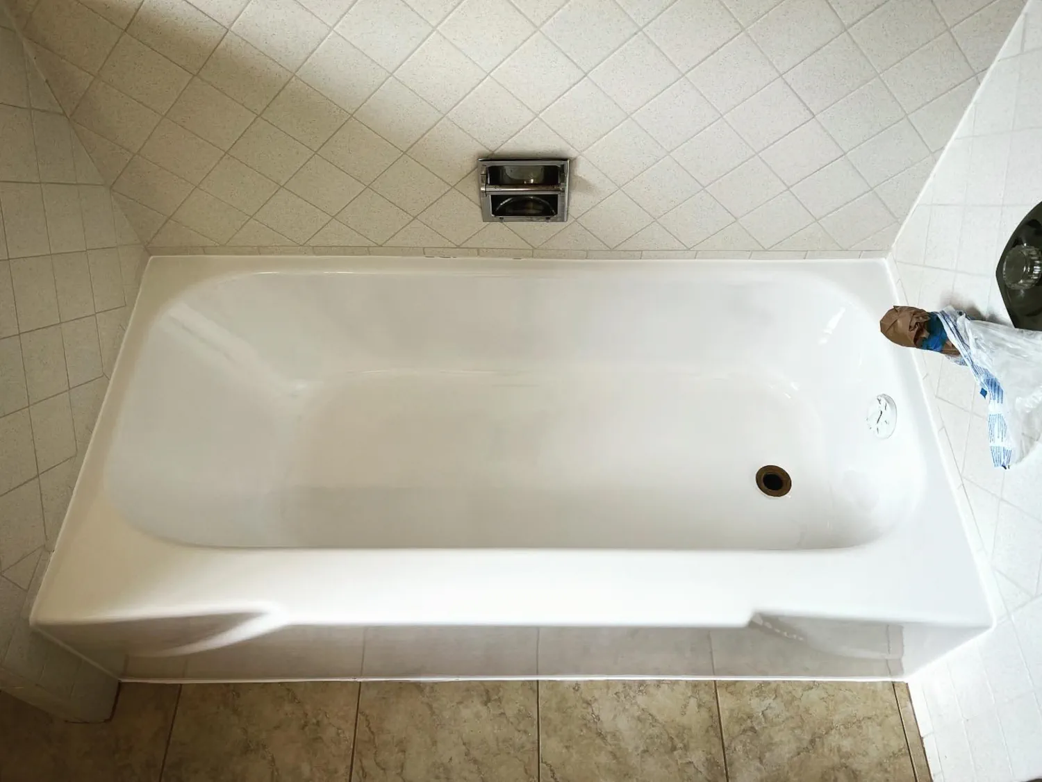 Tub Refinishing before and after