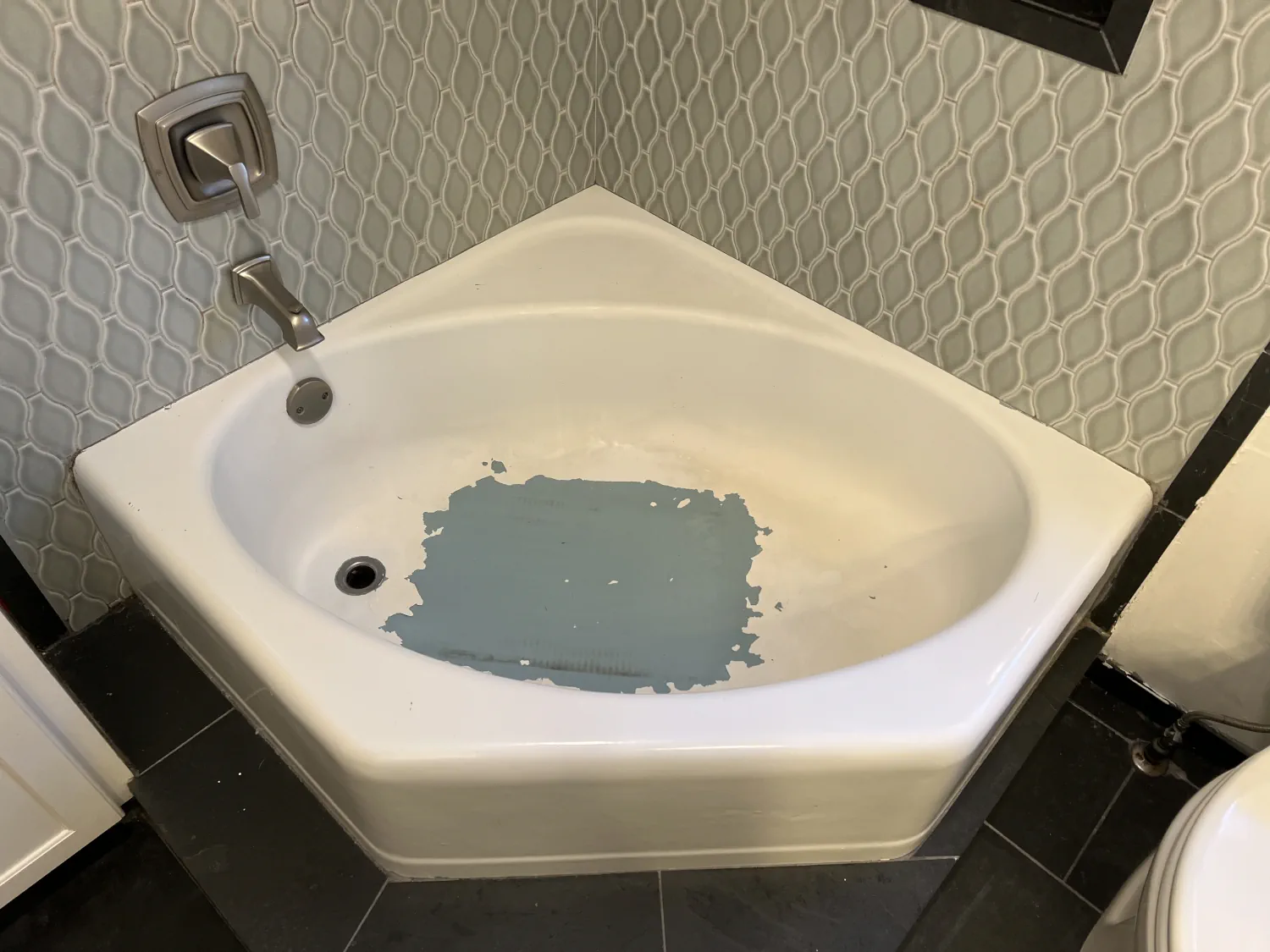 Tub Refinishing before and after