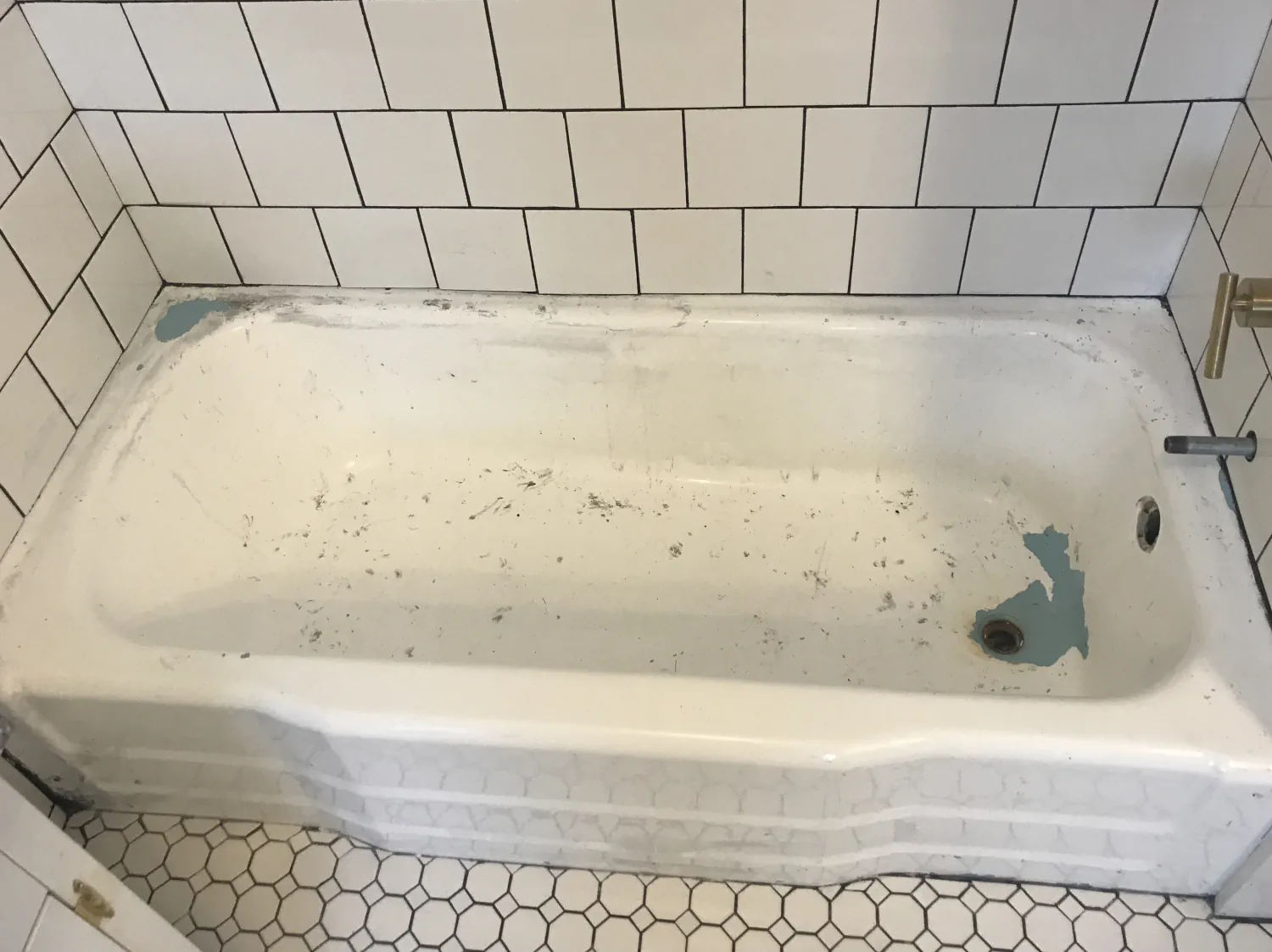 Tub Refinishing before and after