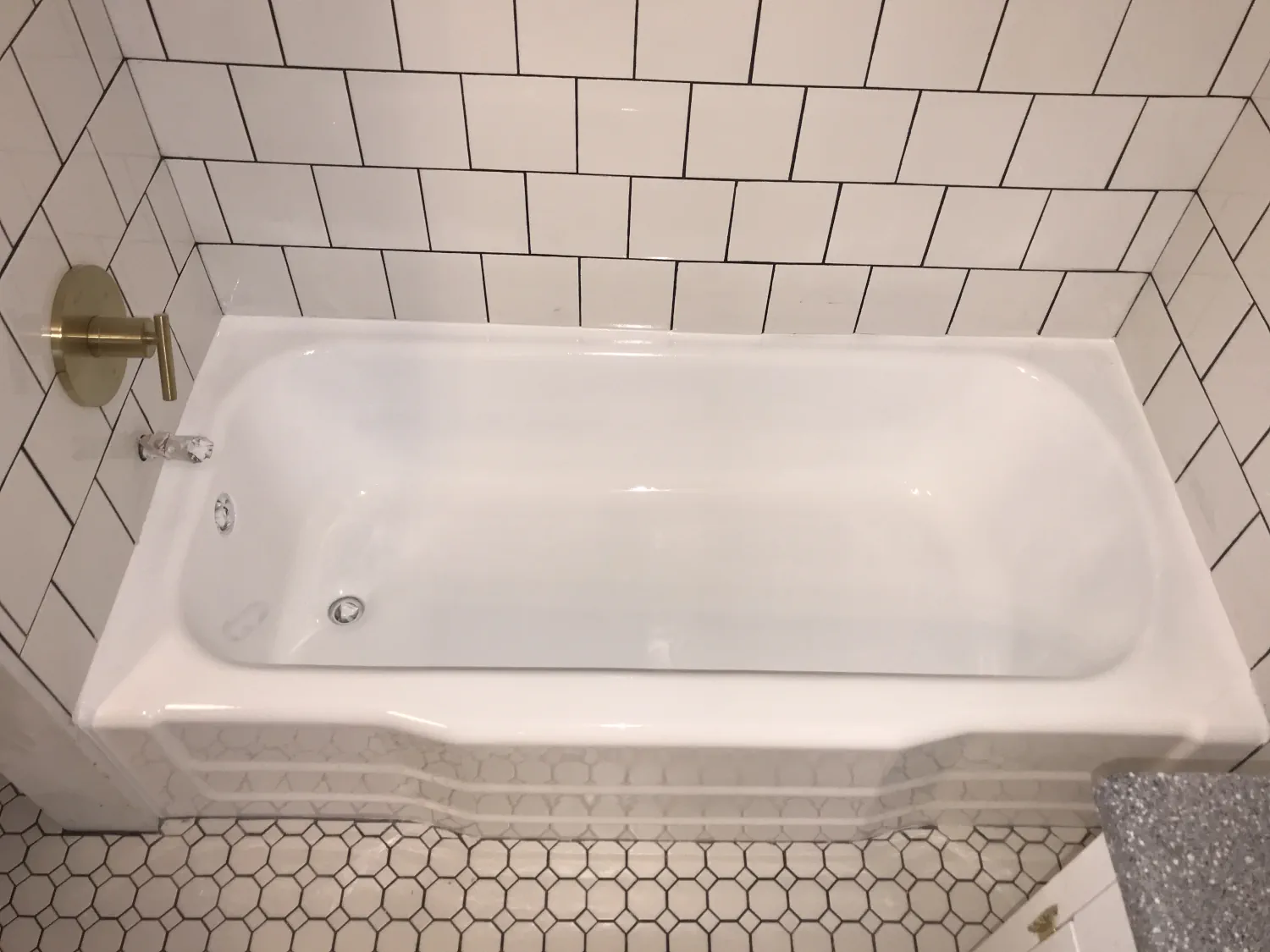Tub Refinishing before and after