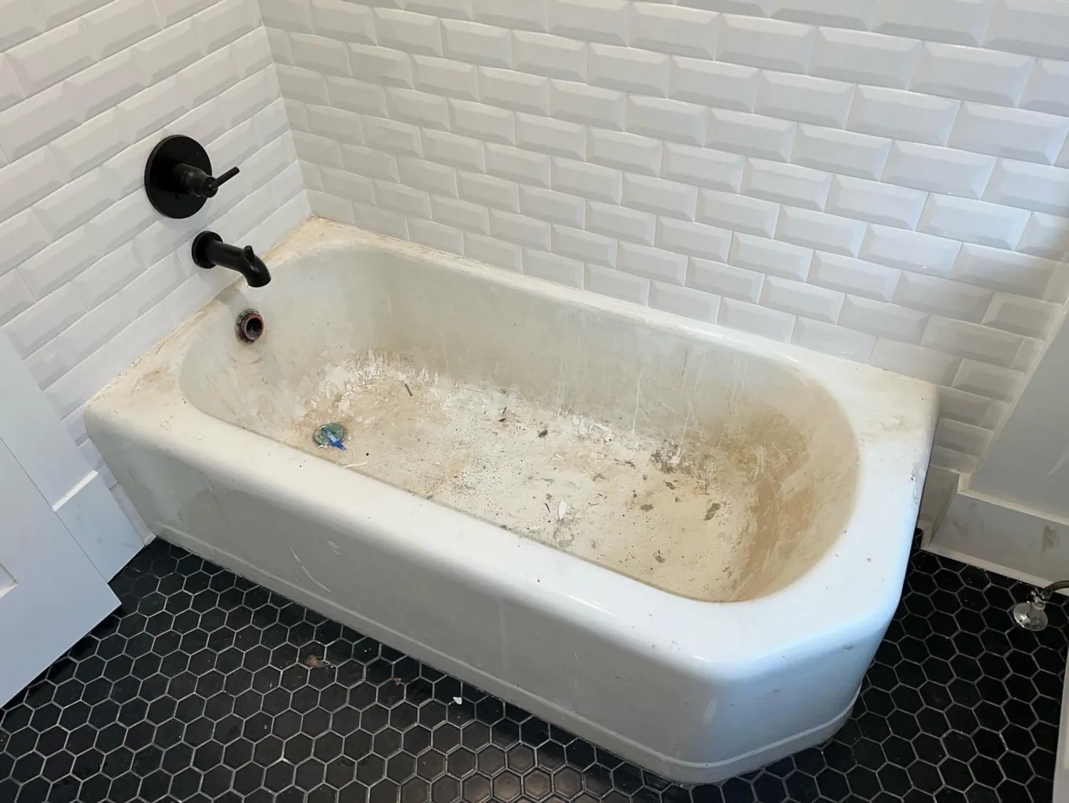 Tub Refinishing before and after