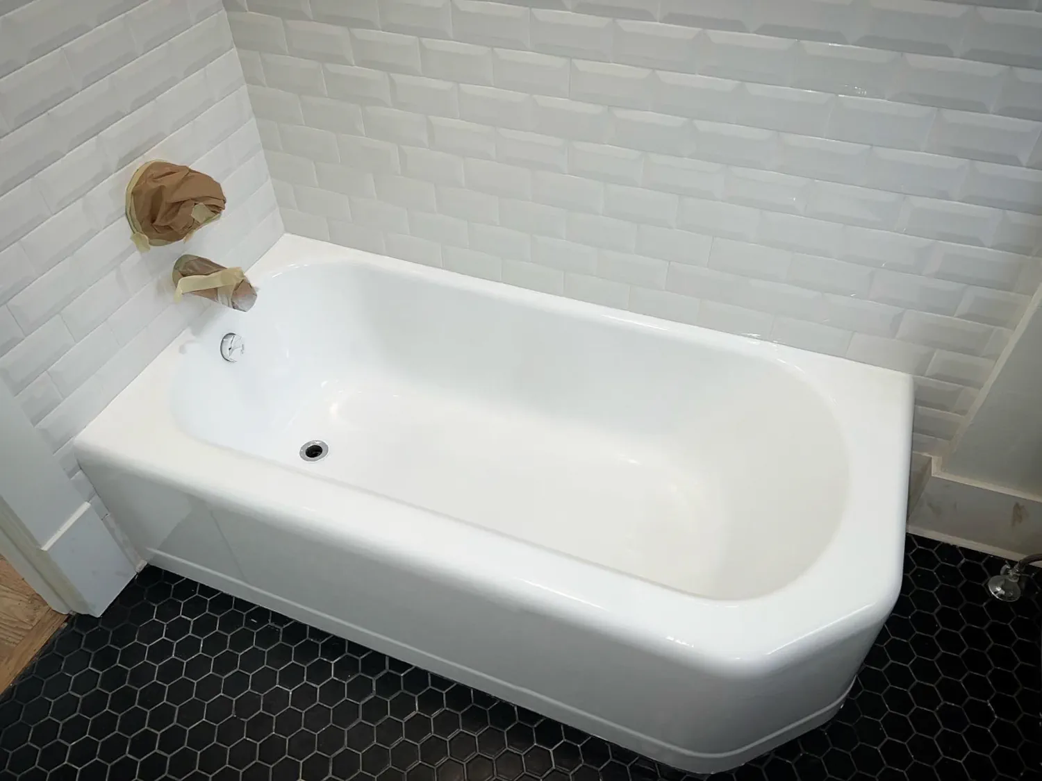 Tub Refinishing before and after