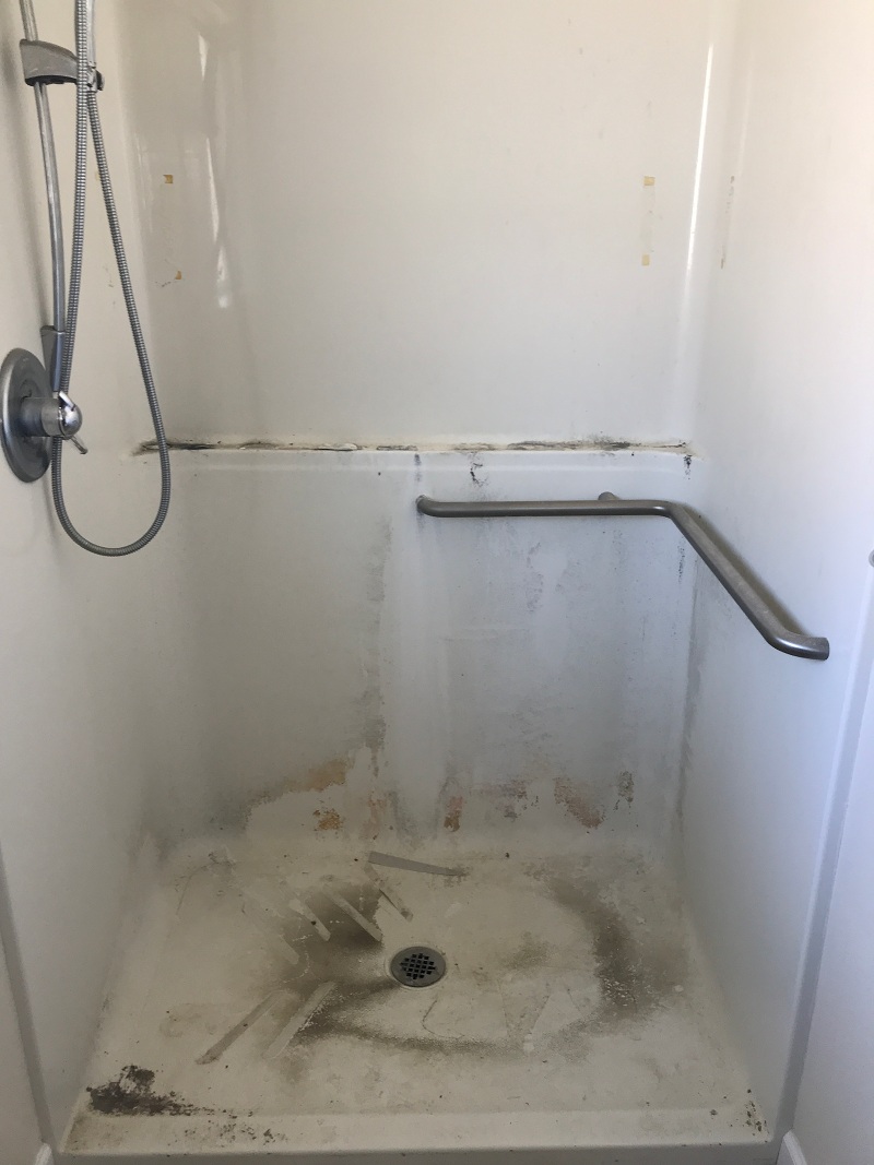 Portland OR Shower Refinishing Before Picture